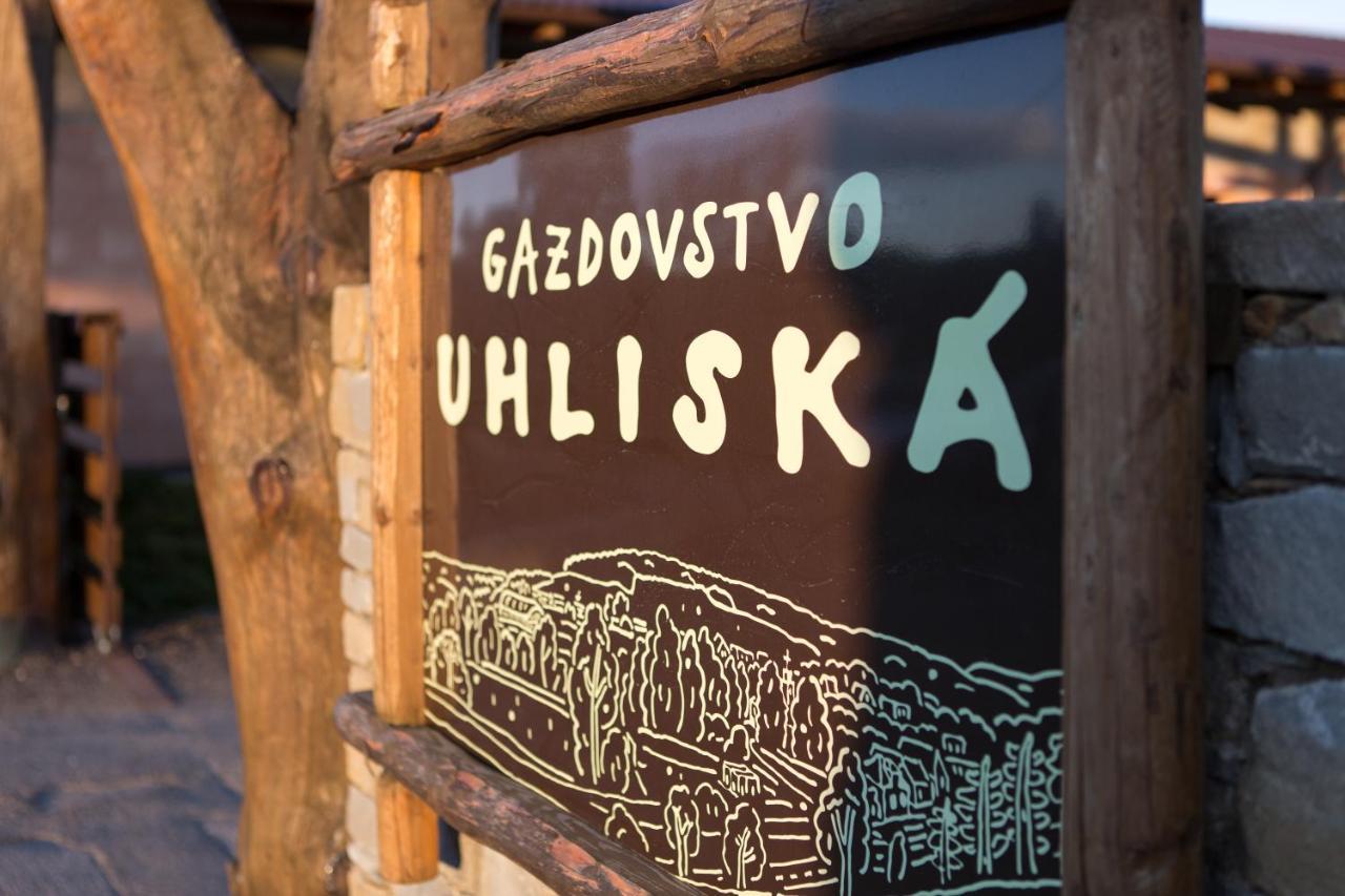 Penzión Uhliská Nemšová Exterior foto